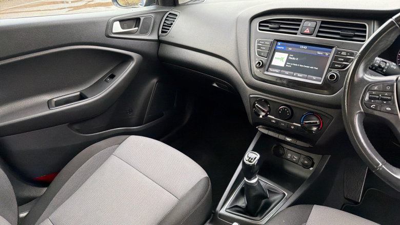 Hyundai i20 1.2 MPi SE 5dr Petrol Hatchback